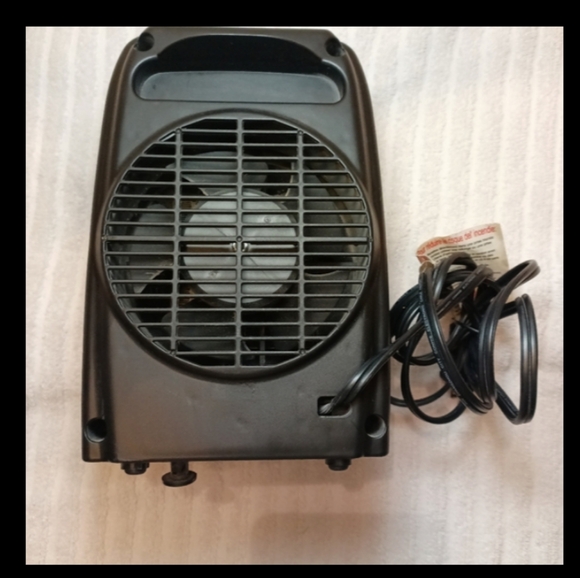 Small "Comfort Zone" electric heater. - Picture 5 of 9